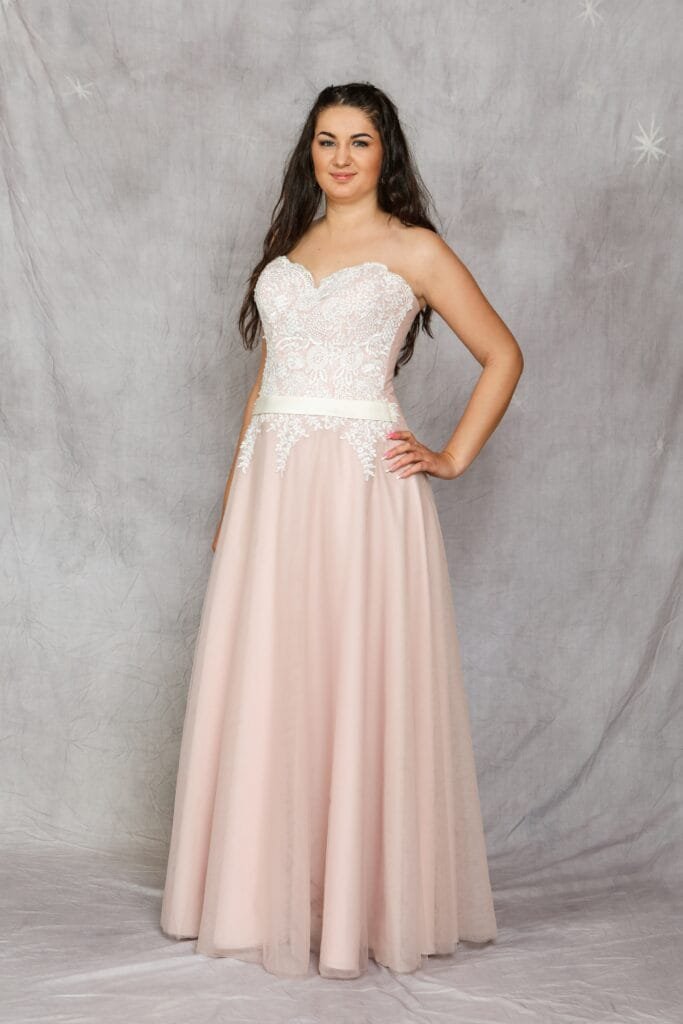 Koszorúslány ruha 186