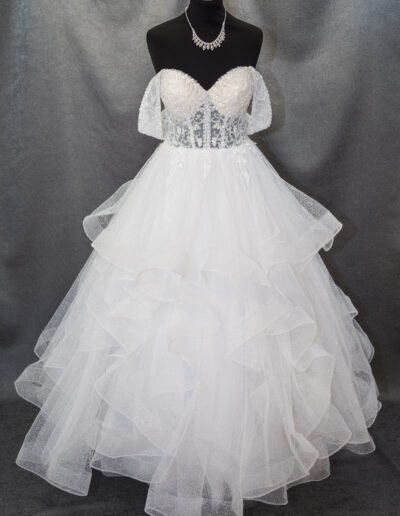 Menyasszonyi ruha 2025-03A