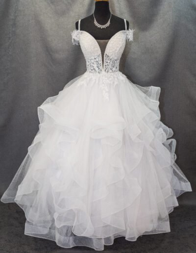 Menyasszonyi ruha 2025-04A