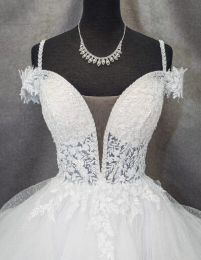 Menyasszonyi ruha 2025-04B