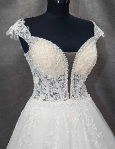 Menyasszonyi ruha 2025-05B