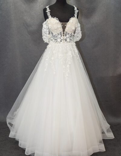 Menyasszonyi ruha 2025-09A