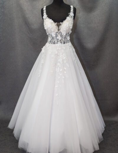 Menyasszonyi ruha 2025-13A