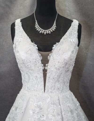 Menyasszonyi ruha 2025-15B