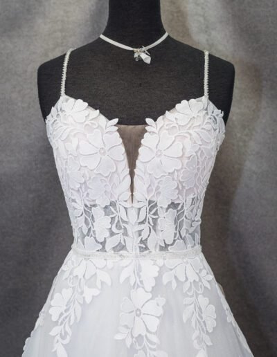 Menyasszonyi ruha 2025-17B