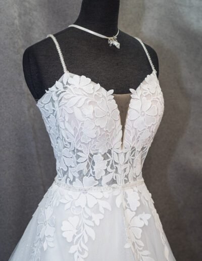 Menyasszonyi ruha 2025-17C