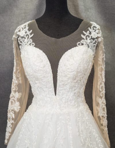 Menyasszonyi ruha 2025-18B