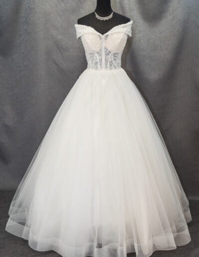 Menyasszonyi ruha 2025-19A