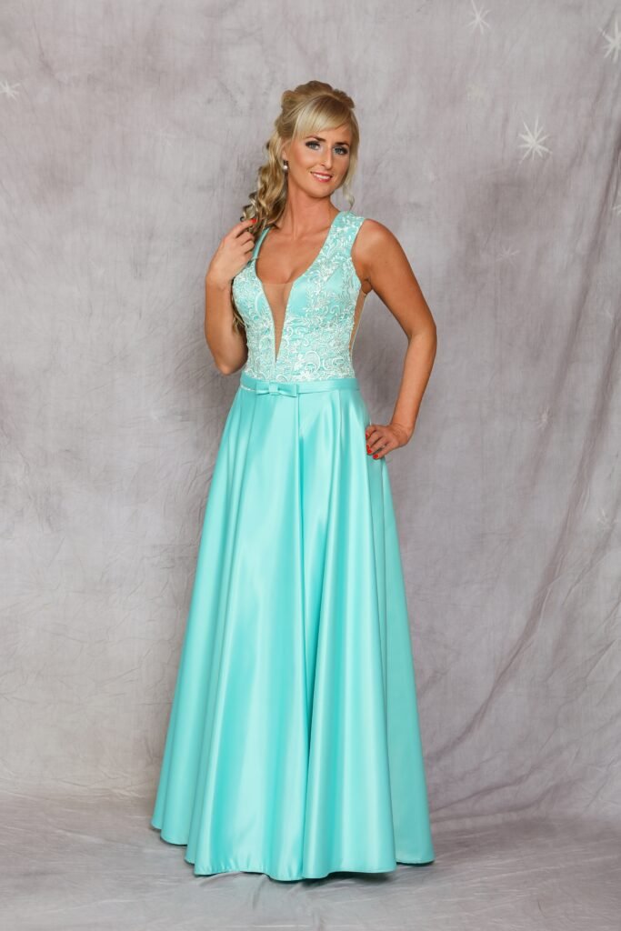 Koszorúslány ruha 243